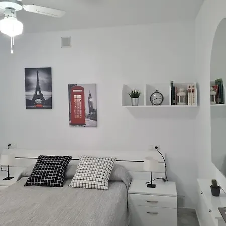 Apartment Encantador Residencial Con Piscina
