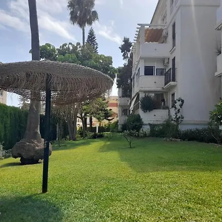 Apartment Encantador Residencial Con Piscina